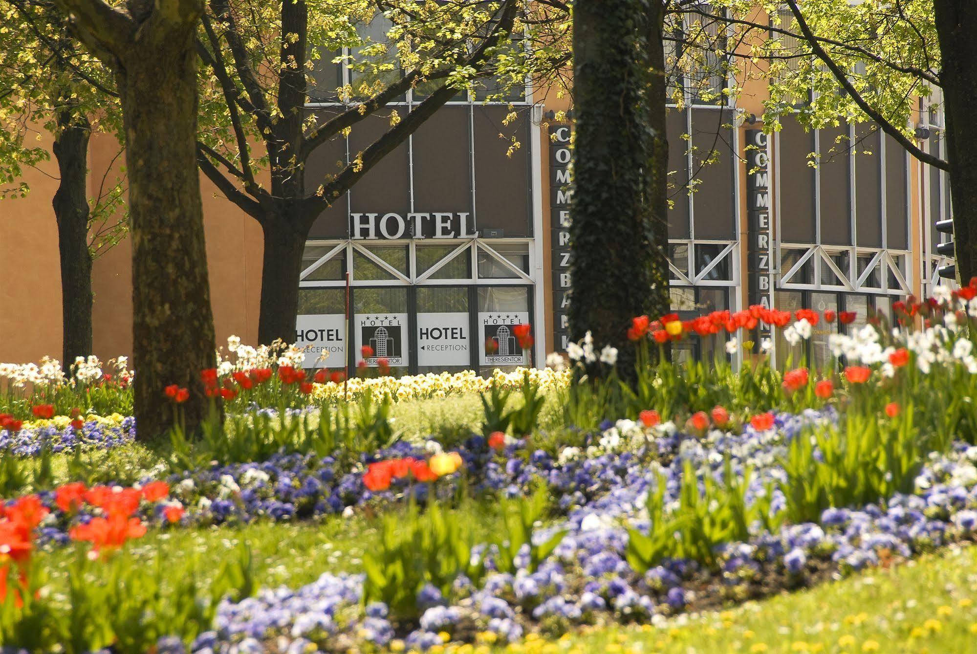 Hotel Theresientor Штраубинг Экстерьер фото